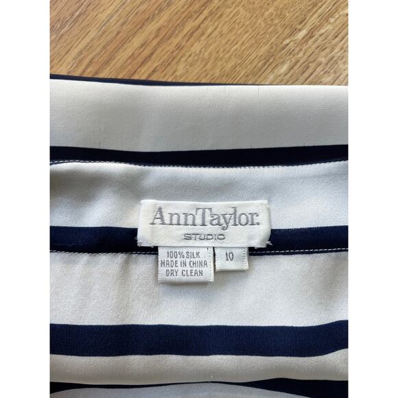 Vintage Ann Taylor Striped 100% Silk Preppy Quiet Luxury Workwear Blouse Size L - Picture 6 of 6